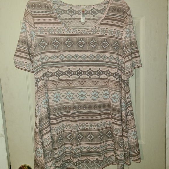 Lularoe - Picture 1 of 3
